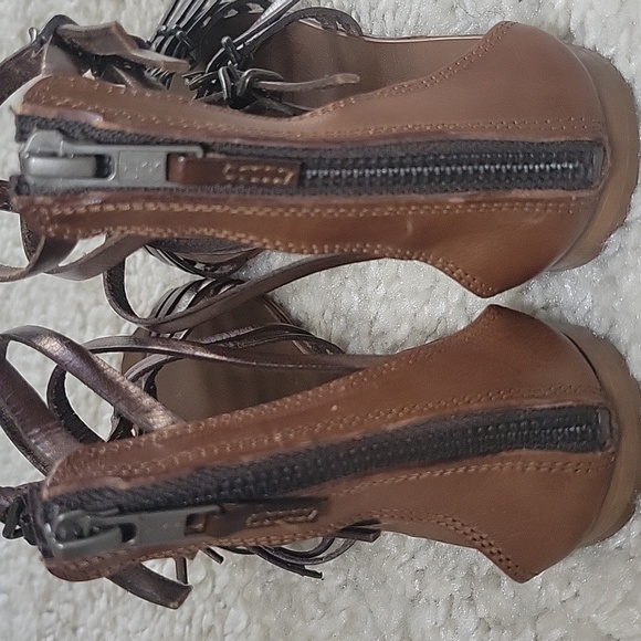 J CREW MULTI Buckle Strap Gladiator Inspired Leather Sandals Size 7 - Picture 7 of 15